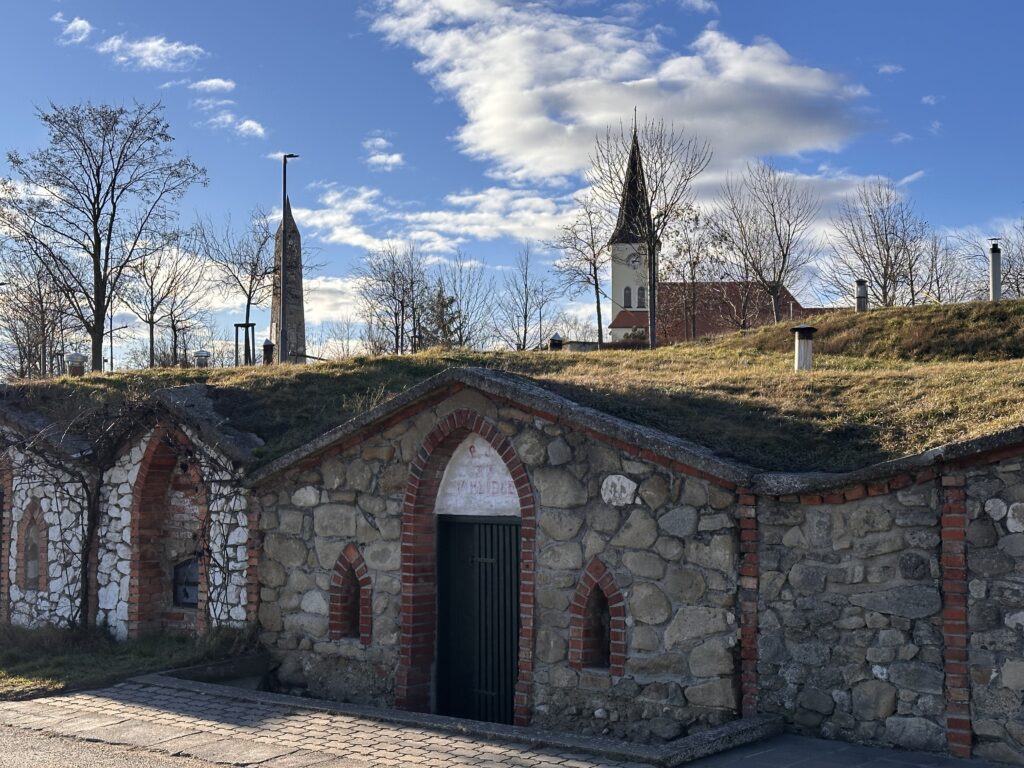 Vrbice - sklípky a kostel sv. Jiljí