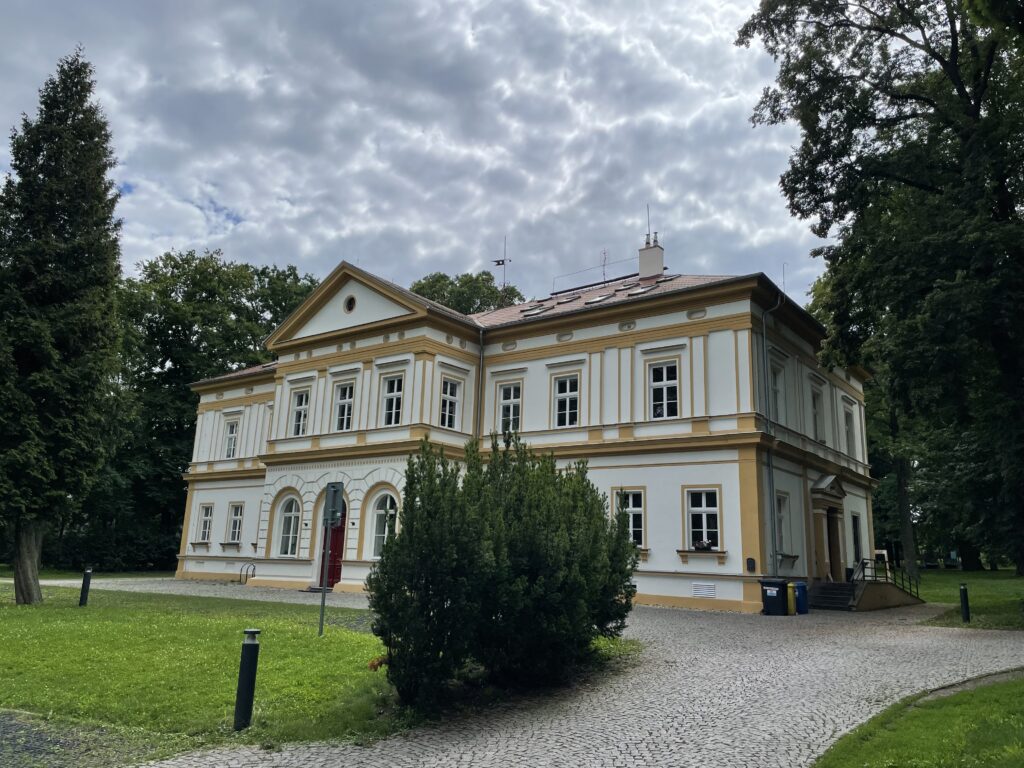 Zámek Hostavice